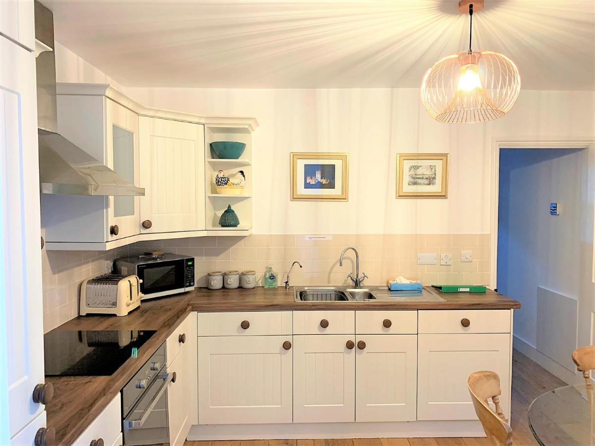 Riverside Channel5 "Holidays Homes In The Sun" Featured Central Canterbury Cottage With Free Parking Exterior foto