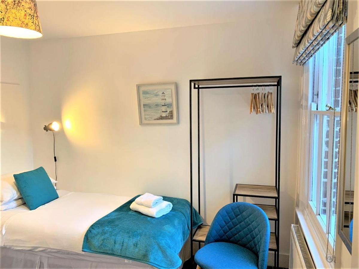 Riverside Channel5 "Holidays Homes In The Sun" Featured Central Canterbury Cottage With Free Parking Exterior foto