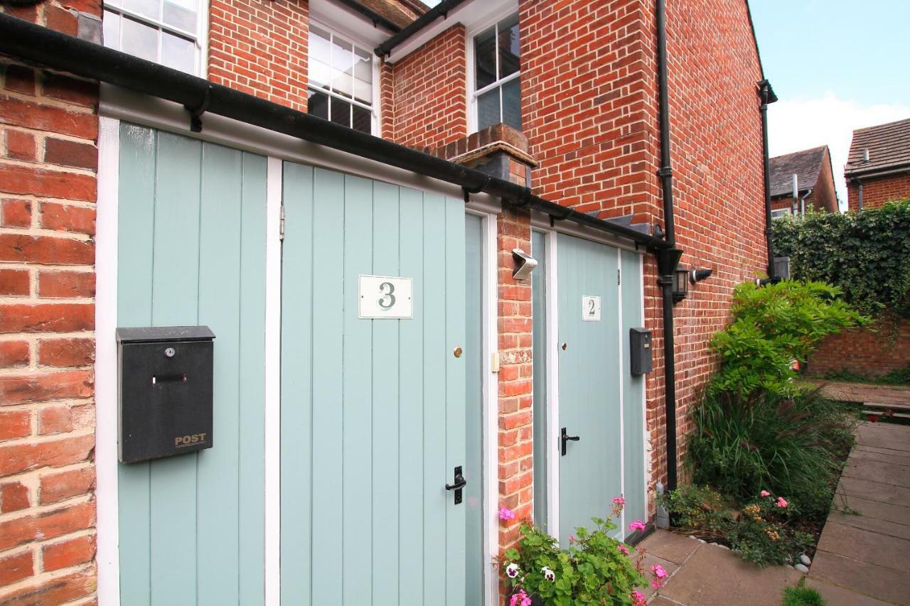 Riverside Channel5 "Holidays Homes In The Sun" Featured Central Canterbury Cottage With Free Parking Exterior foto